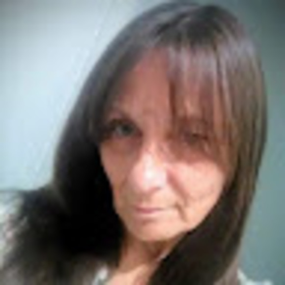 Meet your Posher, Karen - Picture 1 of 1